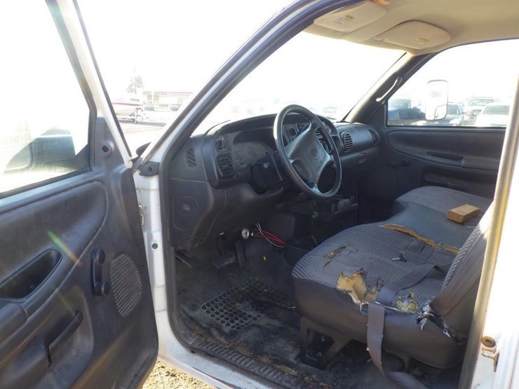 2001-dodge-ram-3500-image-5