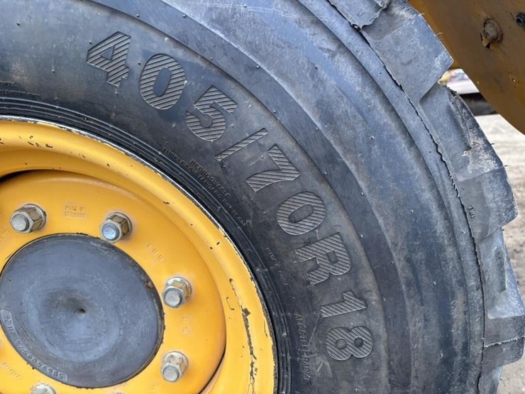 2012-volvo-l30b-image-20