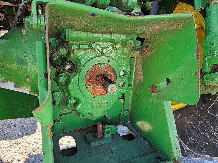 2022-john-deere-5055e-image-15