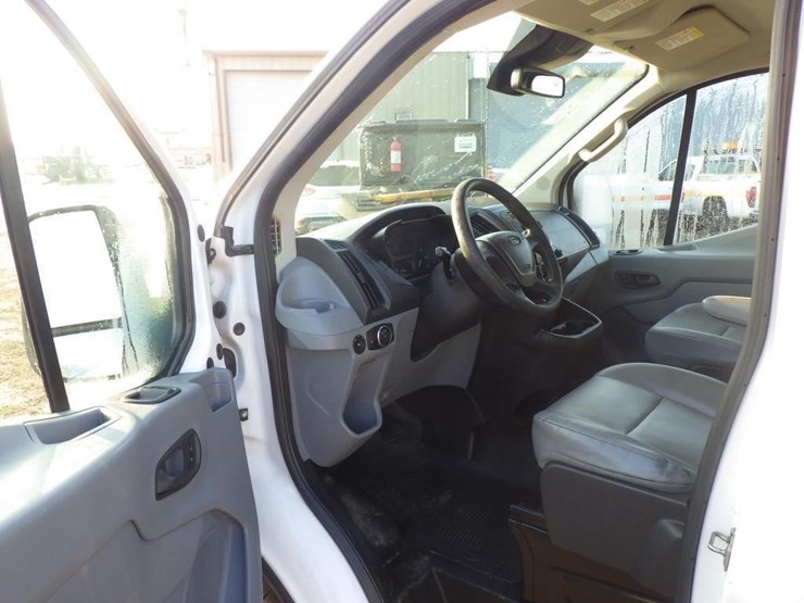 2016-ford-transit-image-5