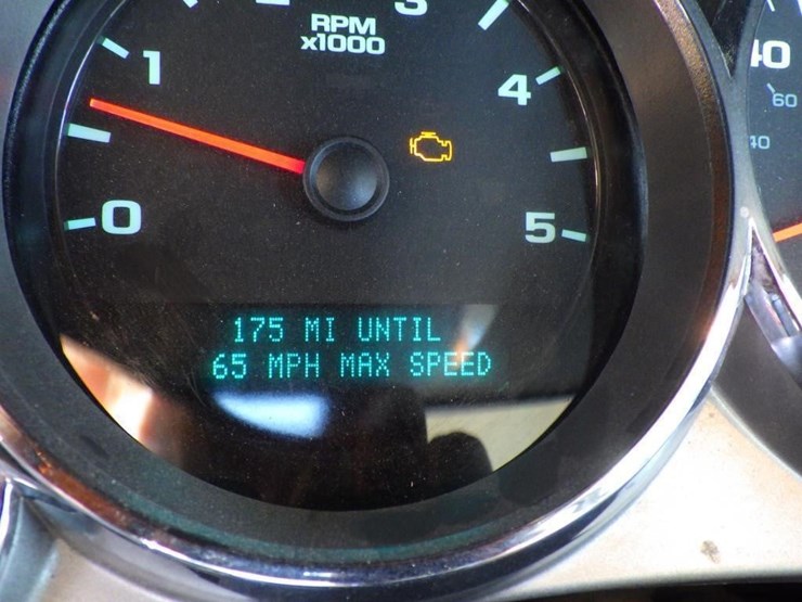 2014-chevrolet-3500hd-image-12