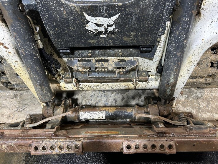 2020-bobcat-t64-image-10