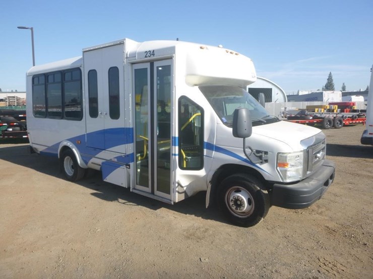 2014-ford-e450-image-2