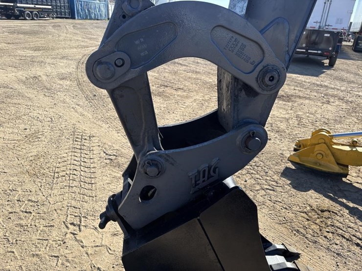 2010-deere-310j-image-17