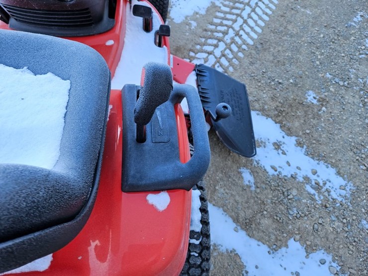 #144-•-simplicity-conquest-lawn-tractor-image-16