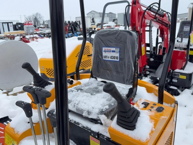 unused-2025-miva-model-15-mini-excavator-13.5hp-gas-engine,-pilot-controls,-blade--sn#15j2512137-image-6