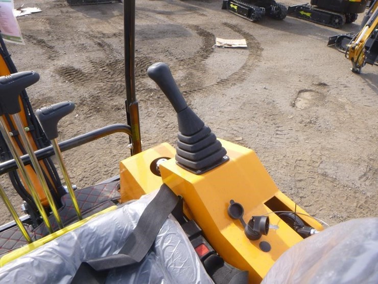 2026-vicsec-vc15-hydraulic-excavator-image-23