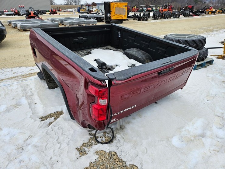 #196-•-chevrolet-silverado-7'-pickup-box-image-3