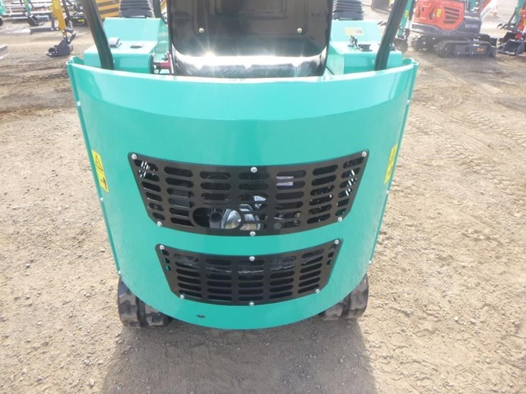 2025-agt-h15r-hydraulic-excavator-image-17