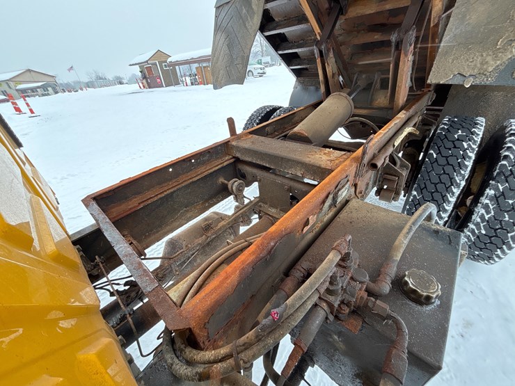 2008-international-durastar-4300-image-15