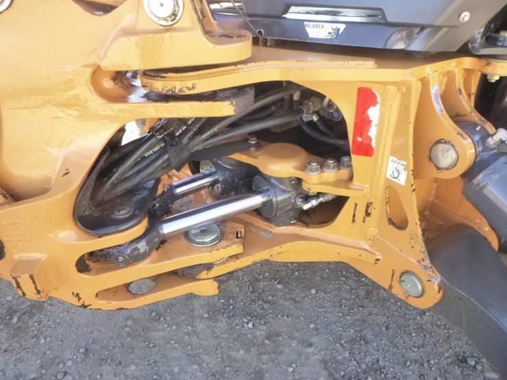 2018-case-580sn-image-23