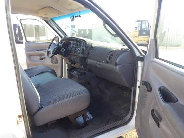 1999-dodge-ram-3500-image-6