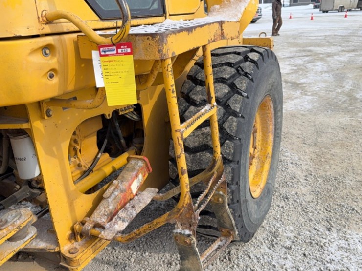 1983-john-deere-444h-image-28