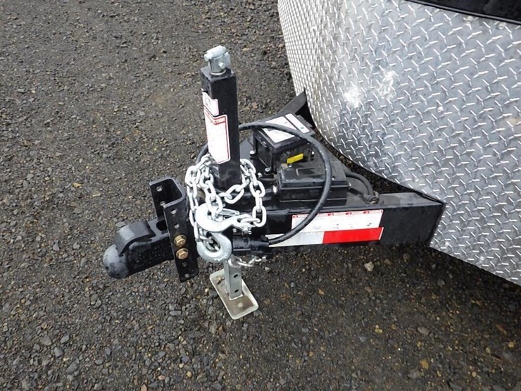 2026-royal-larct52-826v-86-t/a-enclosed-trailer-image-14