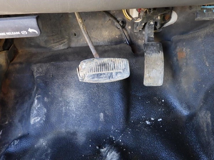 2006-ford-f550-image-36