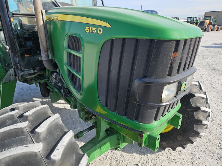 2011-john-deere-6115d-image-20