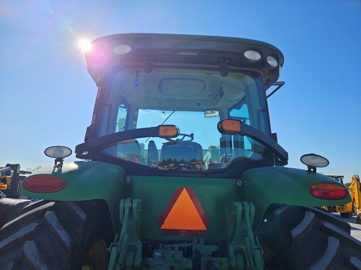 2014-john-deere-7210r-image-12