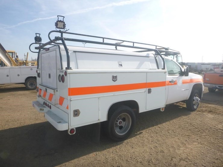 2008-gmc-3500-image-3