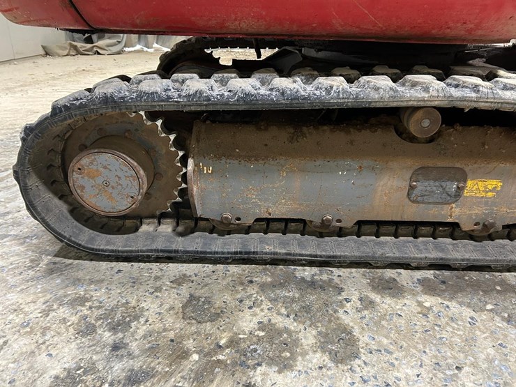 2018-takeuchi-tb235-2-image-13