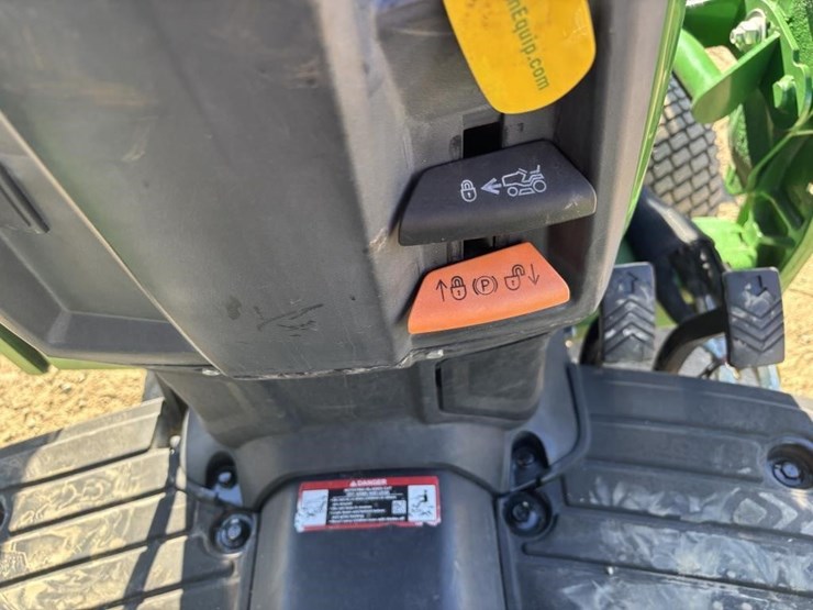 john-deere-1025r-image-29