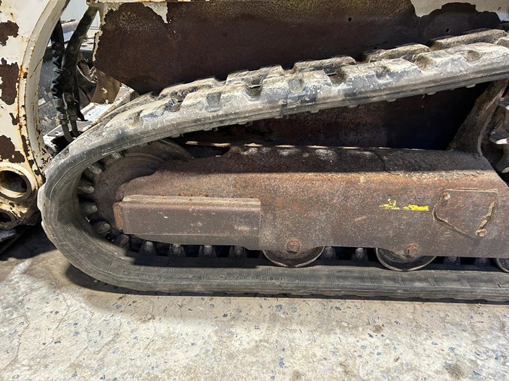 2016-bobcat-t450-image-17