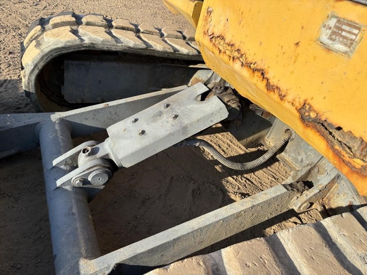 komatsu-pc38uu-1-image-17