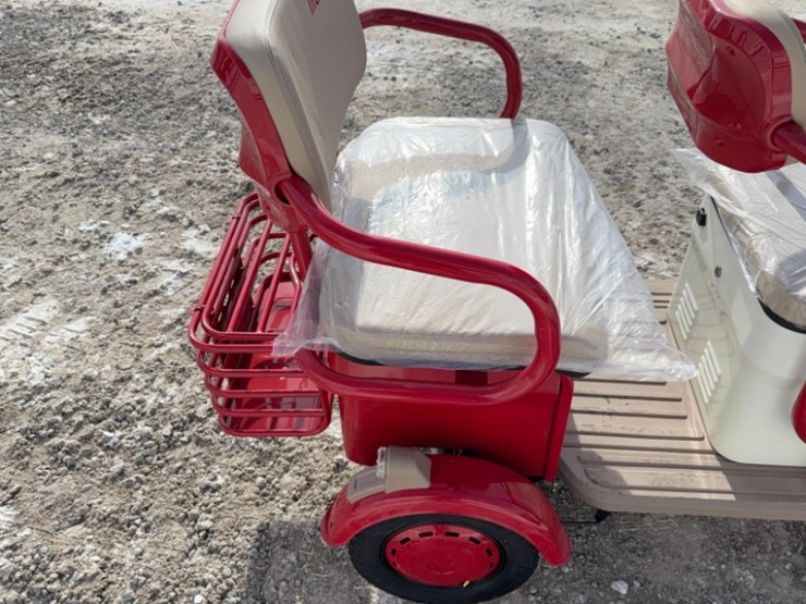 unused-ir-model-irgc40-high-end-golf-cart,-60-volt,-3-speed,-on-board-charger.-image-4