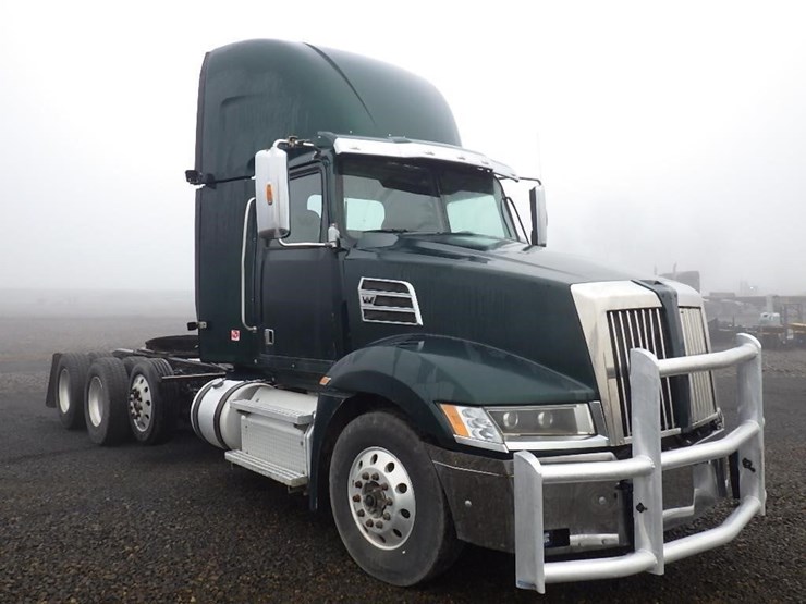 2018-western-star-5700xe-image-3