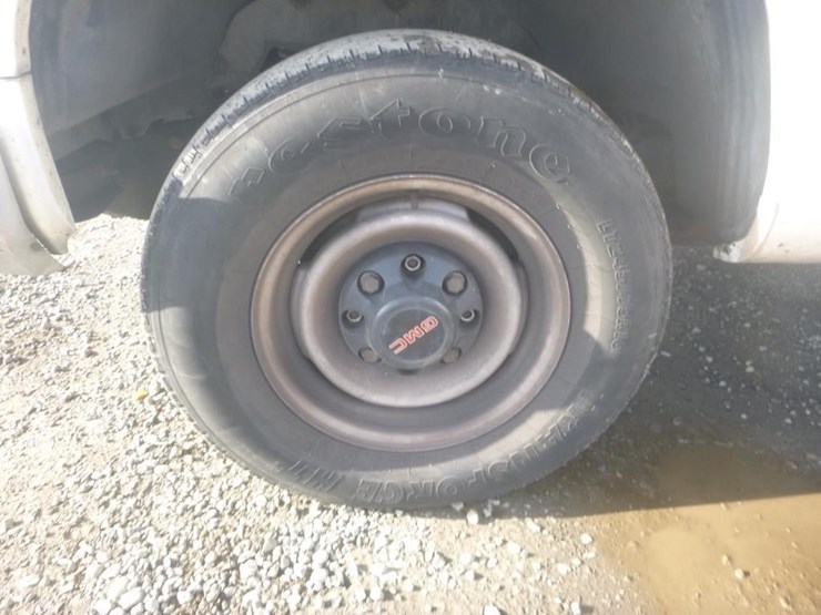 1995-gmc-2500-image-14