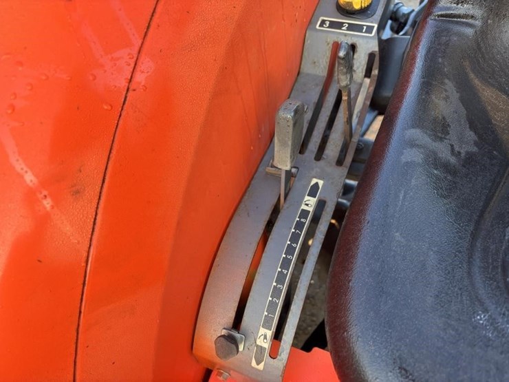 2017-kubota-l4701d-image-26