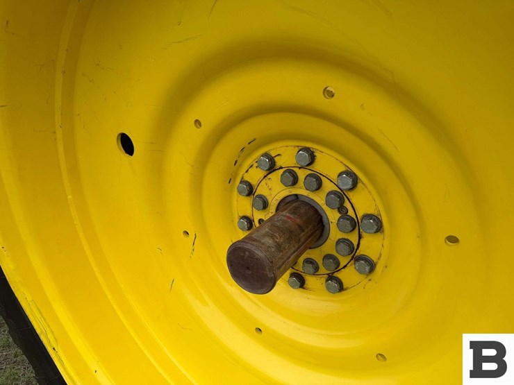 2006-john-deere-8330-image-45