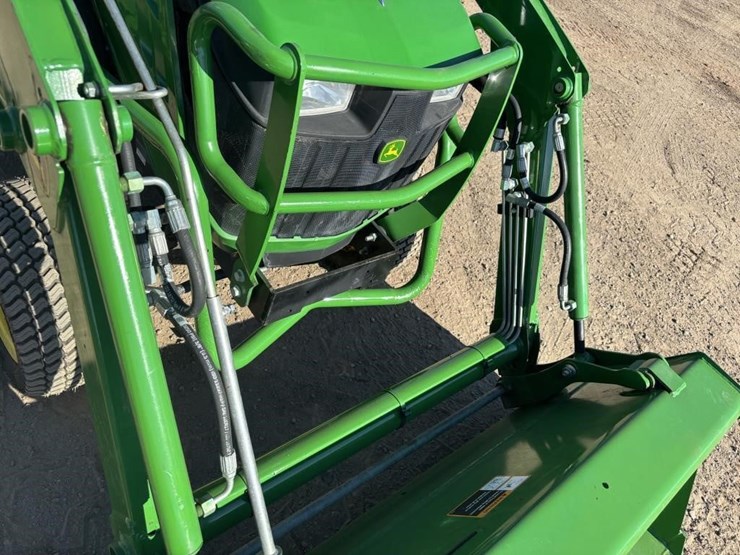 john-deere-1025r-image-12