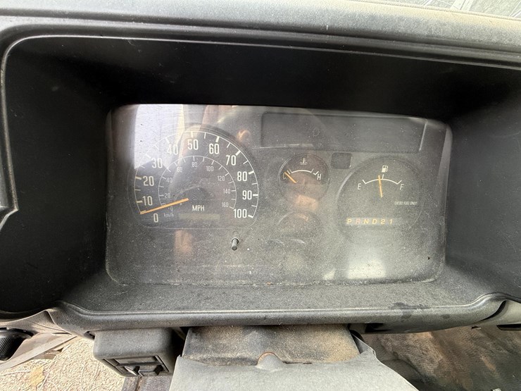 2000-isuzu-npr-image-8