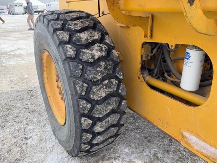 1983-john-deere-444h-image-19