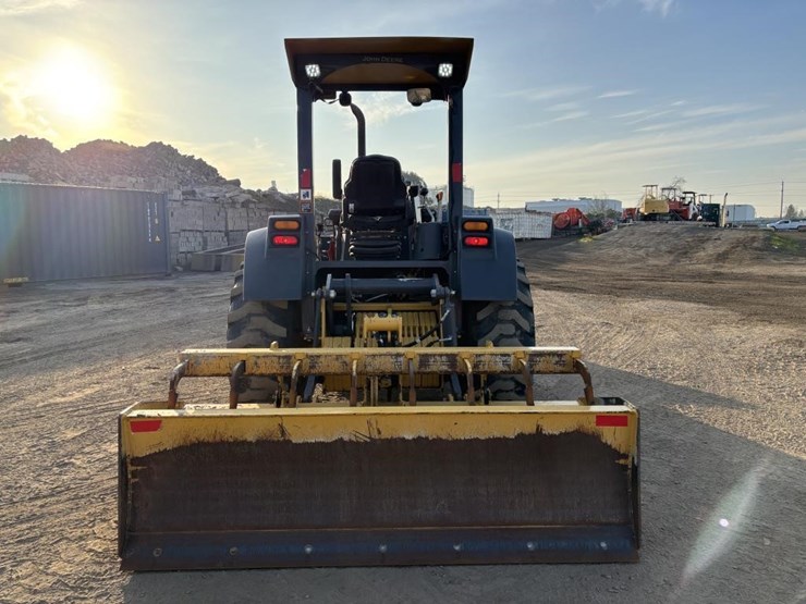 2020-deere-210l-image-8