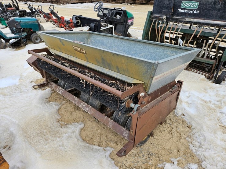 #107-•-turfco-f12d-top-dresser-image-5
