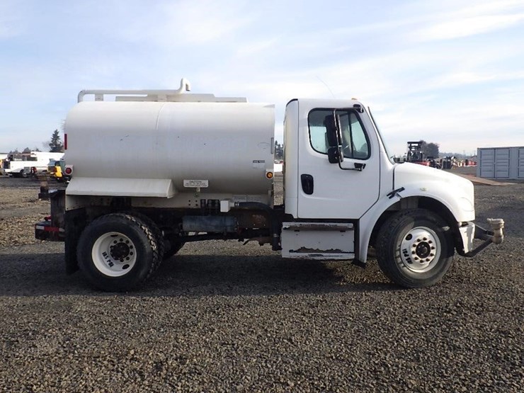 2017-freightliner-m2-s/a-water-truck-image-3
