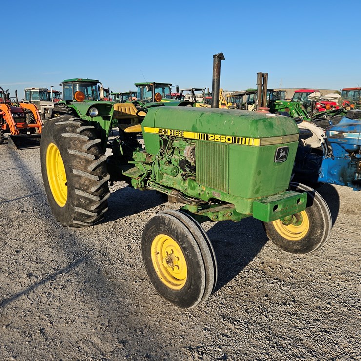 1983 JOHN DEERE 2550