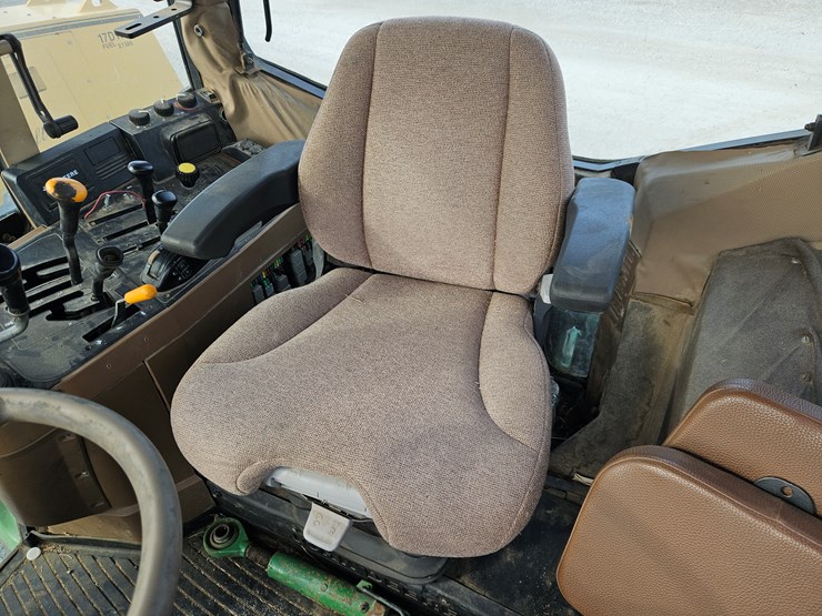 1993-john-deere-6400-image-18