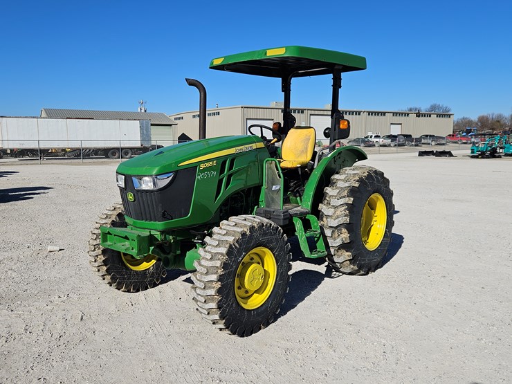 2022-john-deere-5055e-image-1
