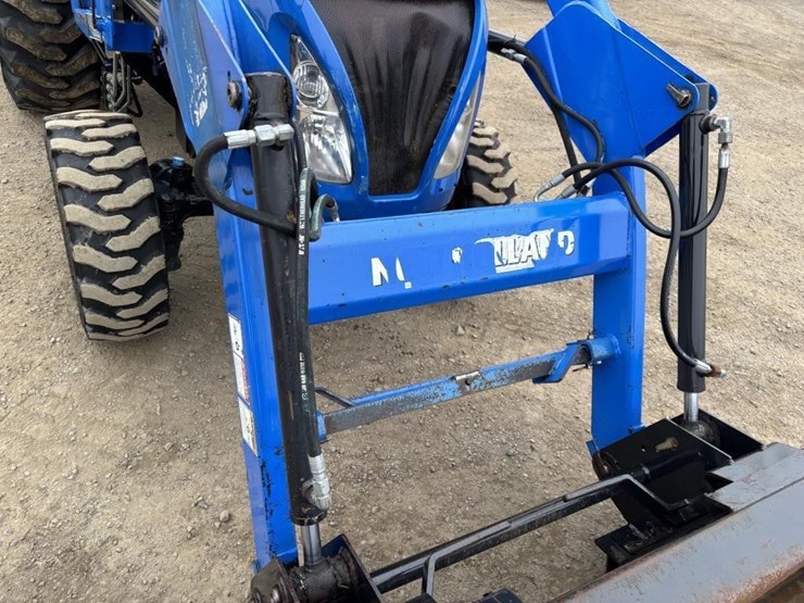 2017-new-holland-workmaster-40-image-12