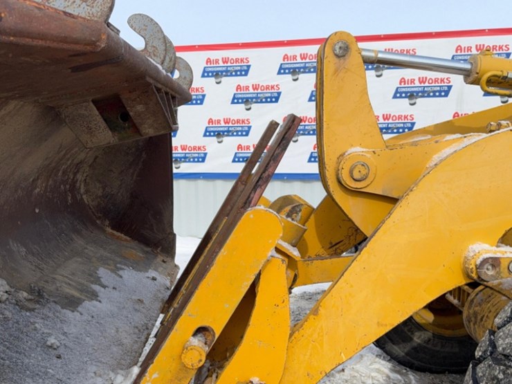 1983-john-deere-444h-image-23