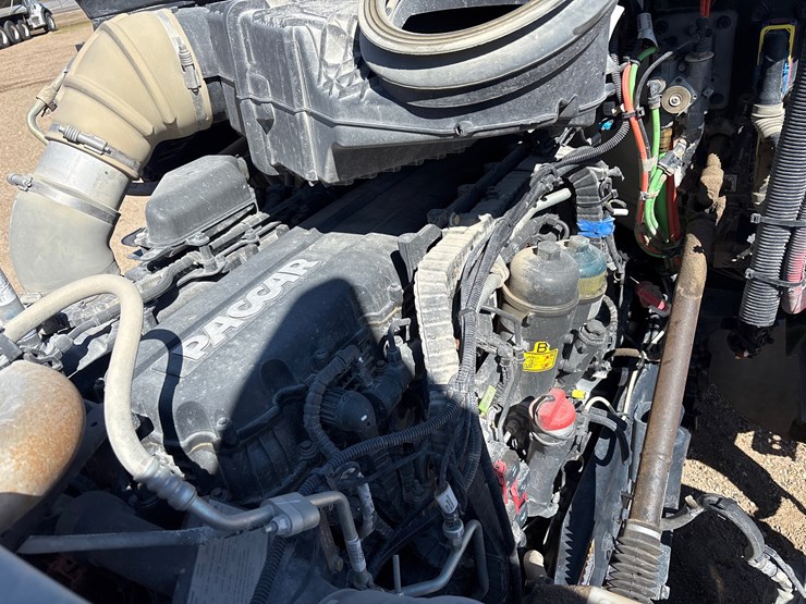 2024-kenworth-t880-image-18