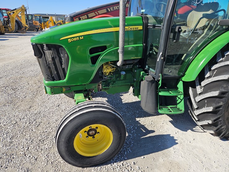 2011-john-deere-5085m-image-3