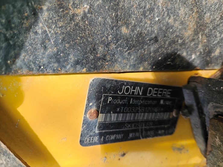 2006-john-deere-325-image-10