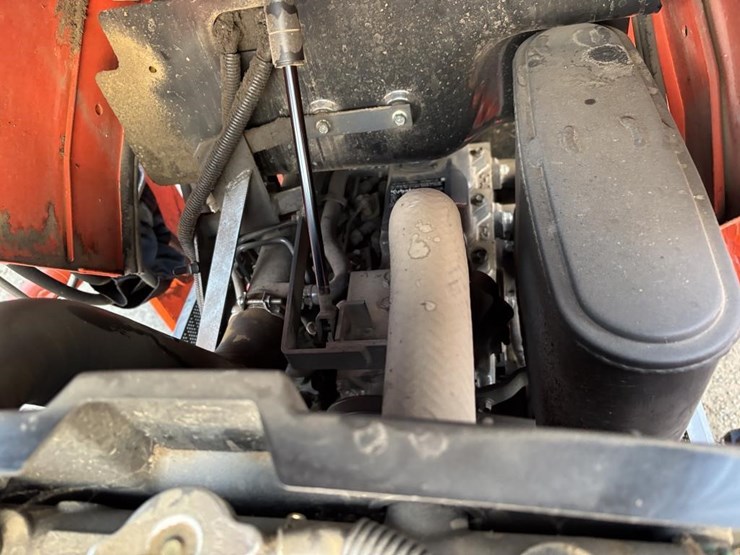 2018-kubota-l2501d-image-37