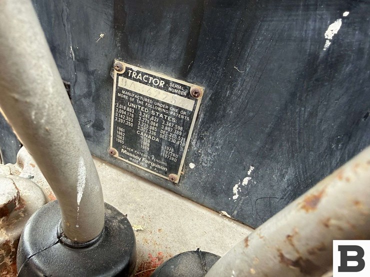 1981-massey-ferguson-275-image-37