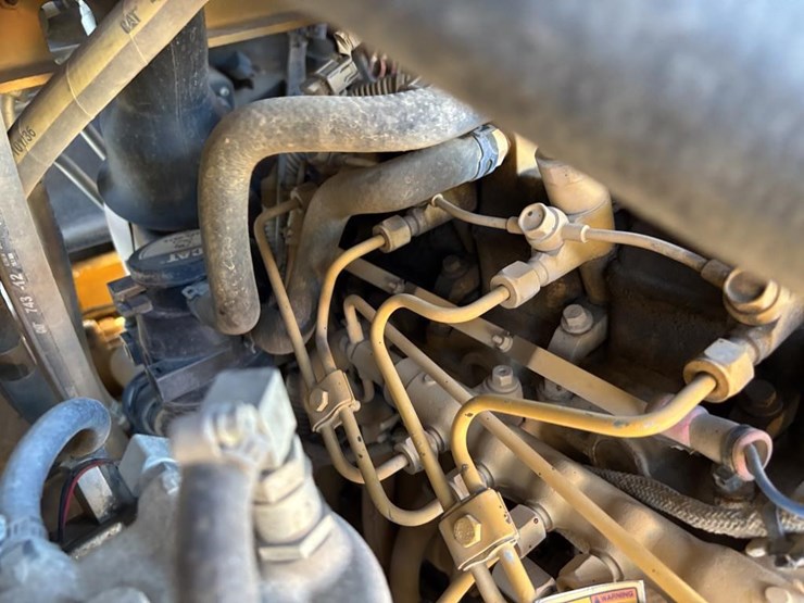 2018-caterpillar-226d-image-43