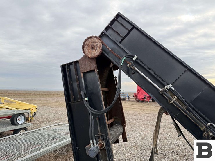 2010-new-holland-2010-image-28