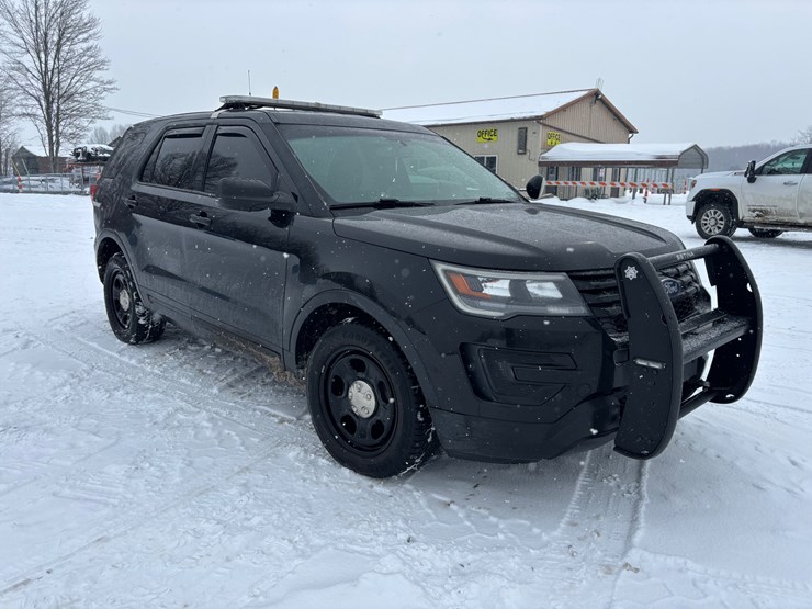 2019-ford-explorer-image-2